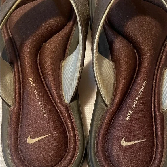 Nike Womens Brown Flip Flops - Picture 2 of 2